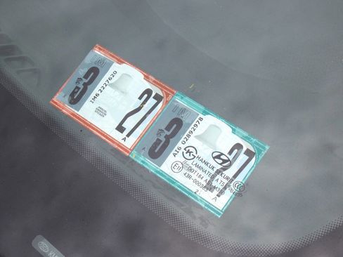 Used 2013 Hyundai Veloster Turbo FWD image 24