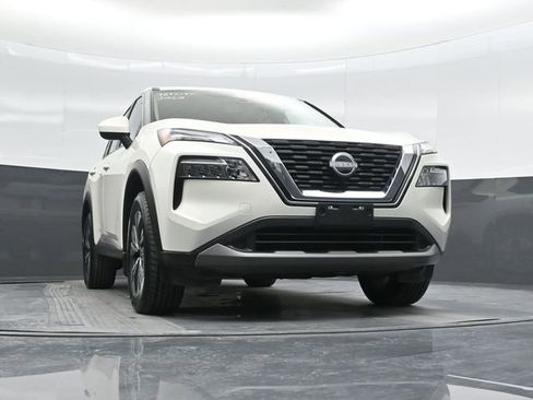 Used 2023 Nissan Rogue SV image 37