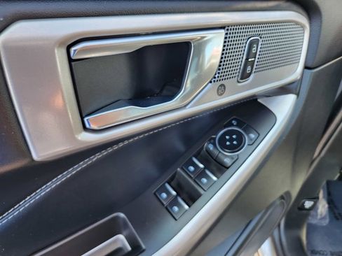 Used 2024 Ford Explorer Limited image 30