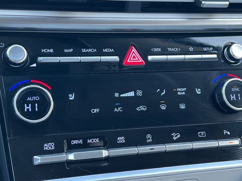 Used 2024 Hyundai Santa Fe SEL image 23