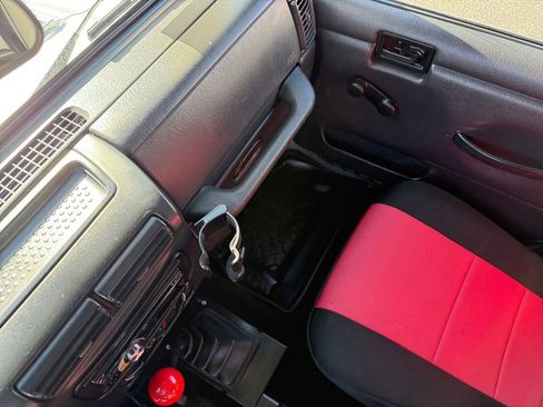 Used 2003 Jeep Wrangler X image 28