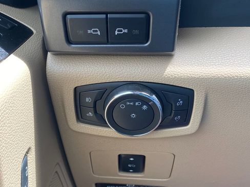 Used 2020 Ford F250 XLT w/ XLT Premium Package AWD/4WD image 27
