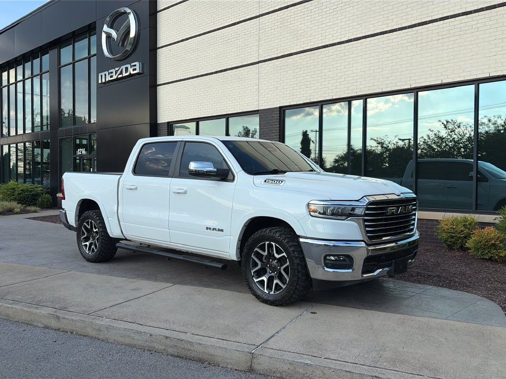 Used 2025 RAM 1500 Laramie AWD/4WD image 1