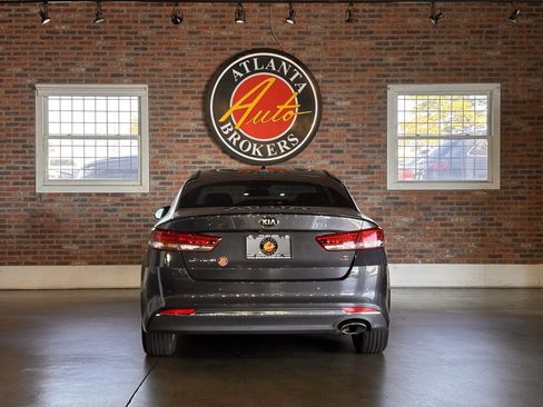 Used 2018 Kia Optima S image 20