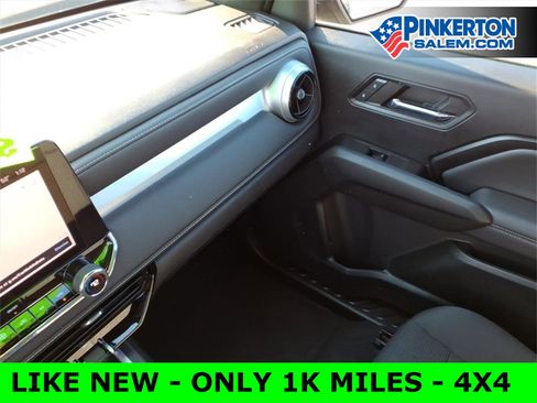 Used 2024 Chevrolet Colorado LT w/ LT Convenience Package image 27