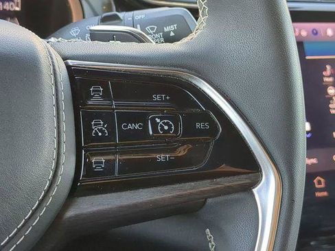 Certified 2023 Jeep Grand Cherokee L Overland image 34