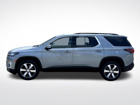 Certified 2023 Chevrolet Traverse LT w/ LT Premium Package AWD/4WD image 9