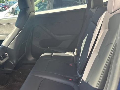 Used 2025 Tesla Model Y Long Range AWD/4WD image 9
