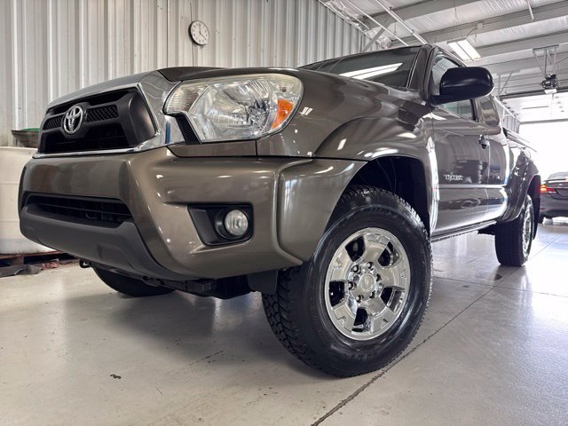 Used 2015 Toyota Tacoma 4x4 Access Cab V6 w/ SR5 Package image 24