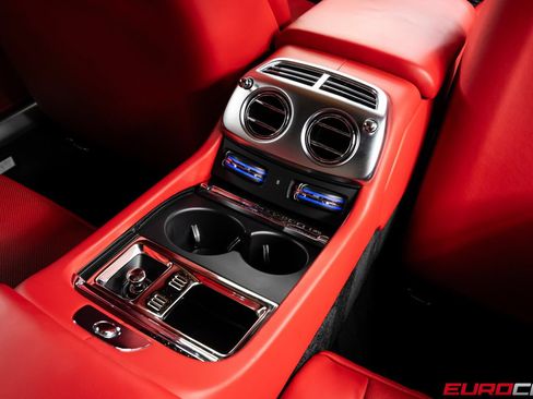 Used 2019 Rolls-Royce Wraith RWD image 38