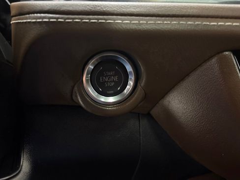 Used 2025 Chevrolet Suburban High Country AWD/4WD image 19
