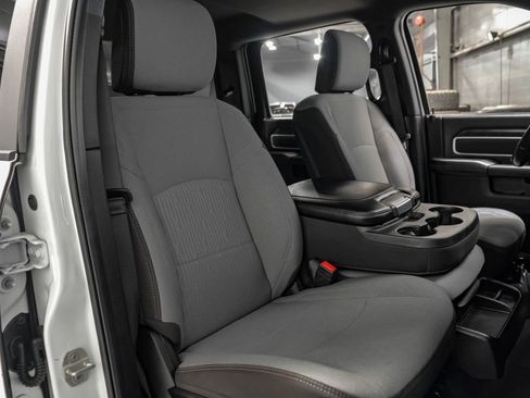 Used 2024 RAM 3500 Big Horn image 34