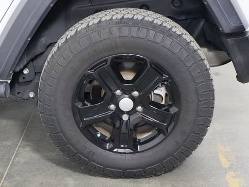 Used 2018 Jeep Wrangler Unlimited Sport S AWD/4WD image 30
