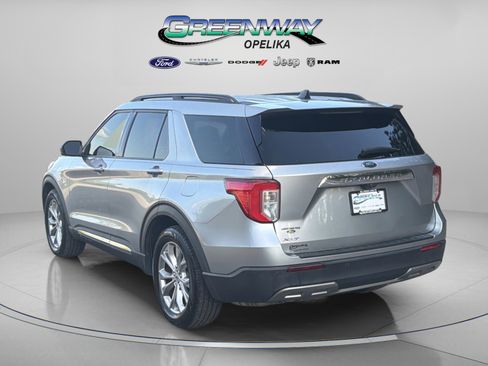Used 2021 Ford Explorer XLT w/ Equipment Group 202A RWD image 5