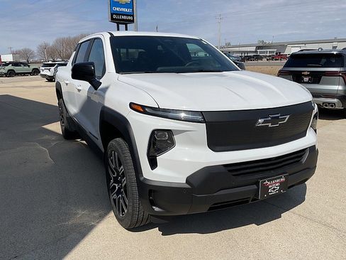 New 2026 Chevrolet Silverado EV W/T AWD/4WD image 4