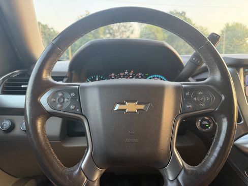 Used 2017 Chevrolet Suburban LT AWD/4WD image 20