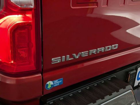 Used 2024 Chevrolet Silverado 2500 LTZ w/ LTZ Convenience Package image 15