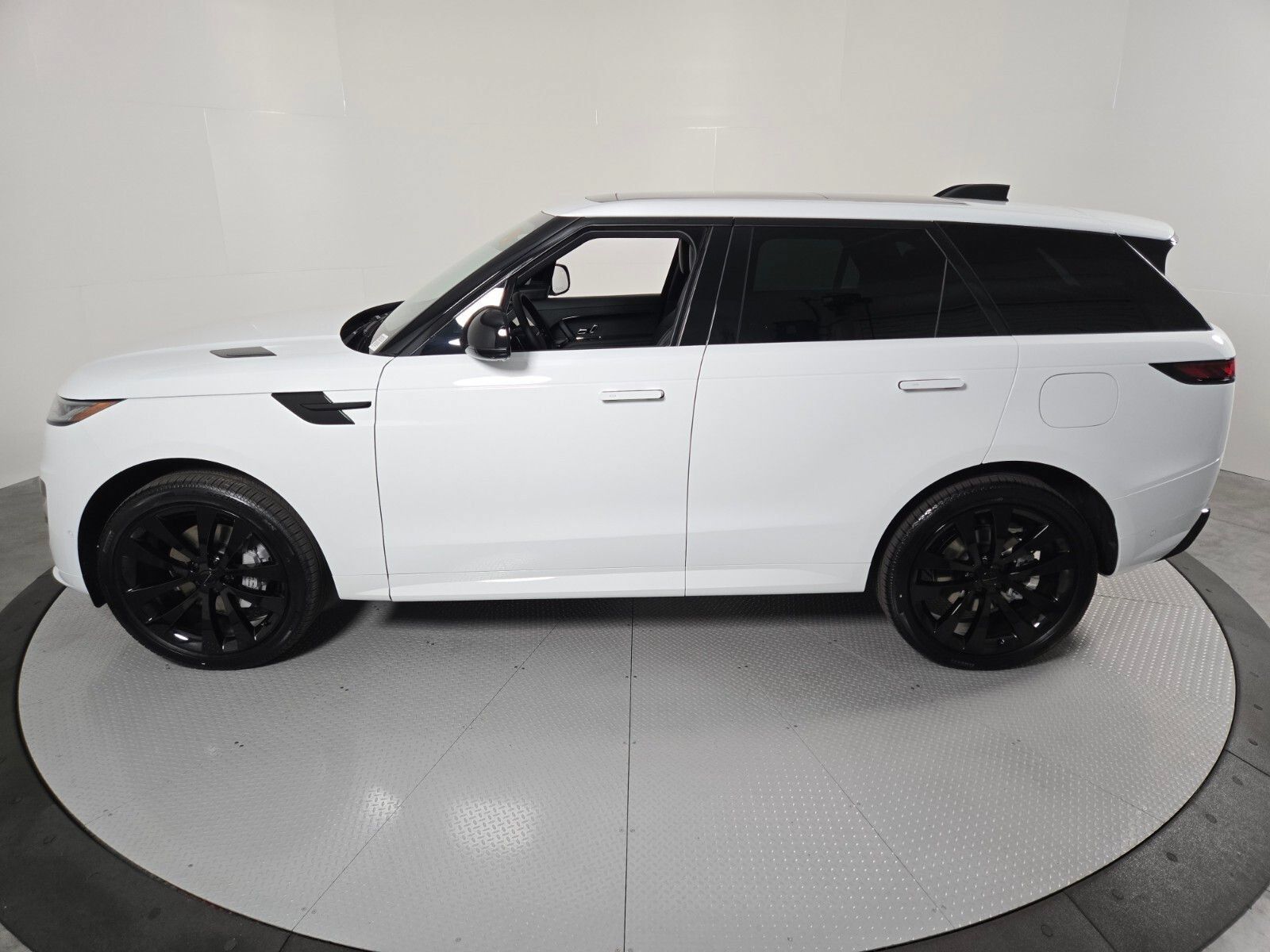 New 2026 Land Rover Range Rover Sport Dynamic SE AWD/4WD image 34