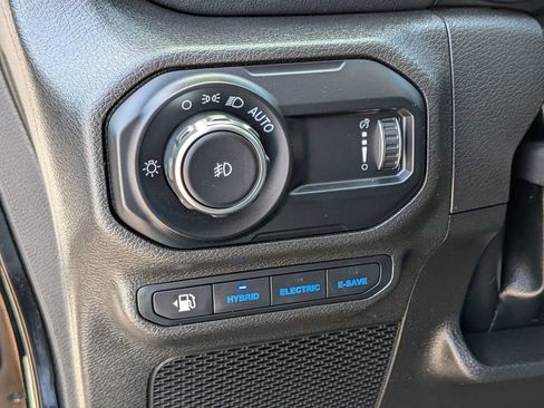 Used 2023 Jeep Wrangler Unlimited Sahara w/ Cold Weather Group AWD/4WD image 13