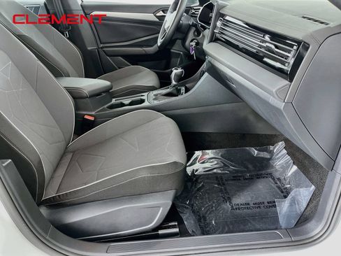 Used 2025 Volkswagen Jetta Sport FWD image 32