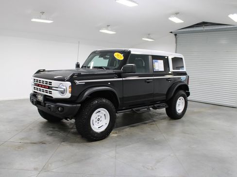 Used 2023 Ford Bronco Heritage Edition AWD/4WD image 4