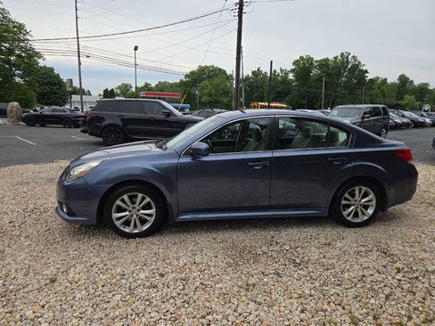 Used 2013 Subaru Legacy 2.5i Premium w/ All-Weather Pkg + Moonroof AWD/4WD image 4