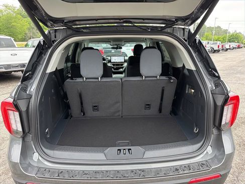 New 2026 Ford Explorer Active RWD image 17
