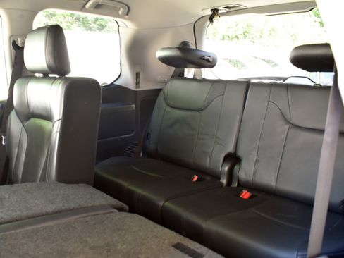 Used 2018 Lexus LX 570 4WD w/ Luxury Package image 28