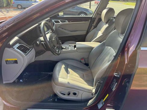 Used 2016 Hyundai Genesis 3.8 image 9