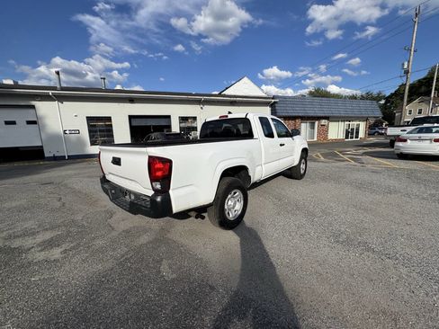 Used 2019 Toyota Tacoma SR image 14