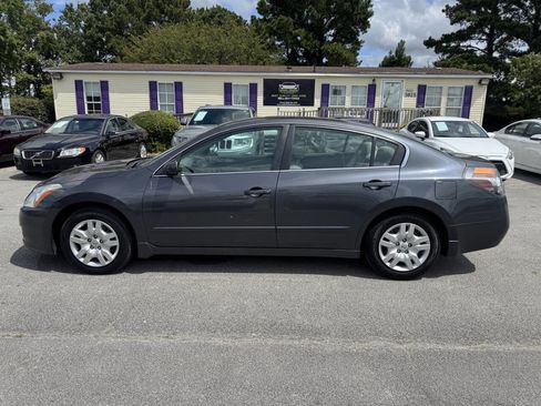Used 2010 Nissan Altima 2.5 S image 9