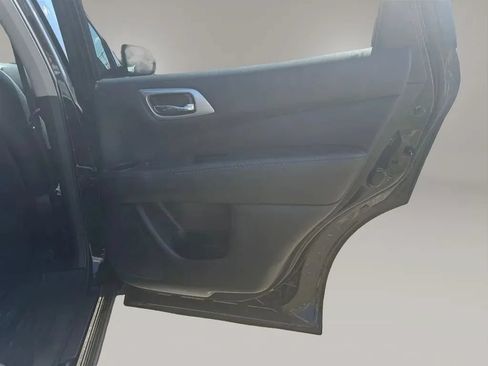 Used 2015 Nissan Pathfinder Platinum FWD image 41