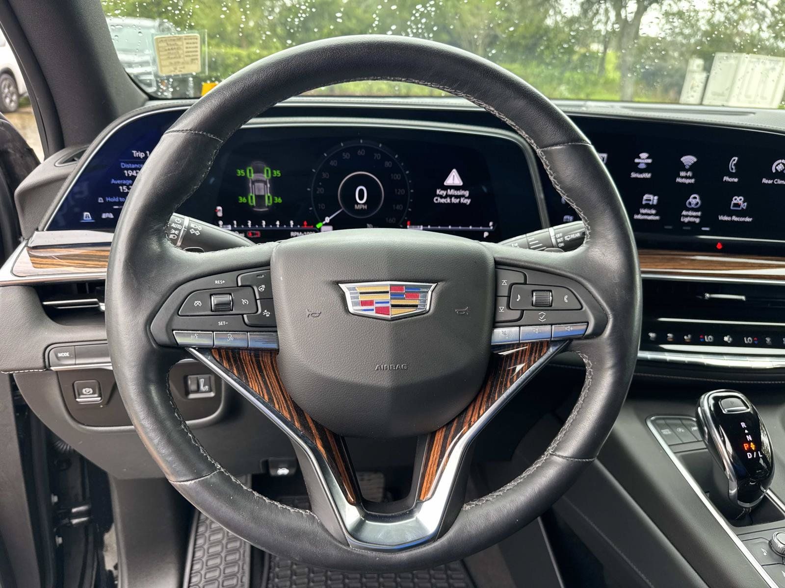 Used 2023 Cadillac Escalade Luxury RWD image 14