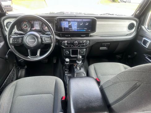 Used 2024 Jeep Wrangler Sport image 17