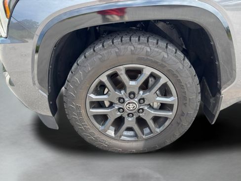 Used 2025 Toyota Sequoia Platinum AWD/4WD image 33