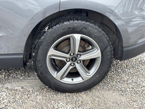 Used 2024 Ford Edge SEL w/ Convenience Package image 11