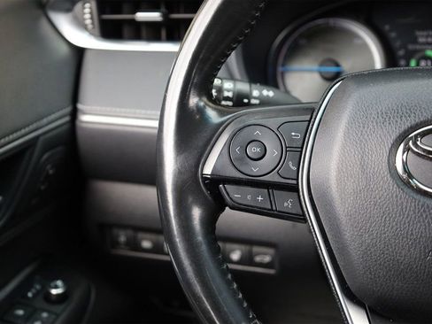 Used 2022 Toyota Venza Limited image 13