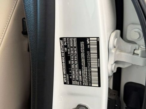 Used 2022 Mercedes-Benz GLB 250 4MATIC image 18