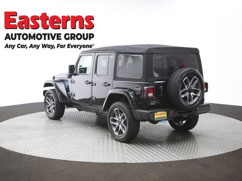 Used 2024 Jeep Wrangler Unlimited AWD/4WD image 67