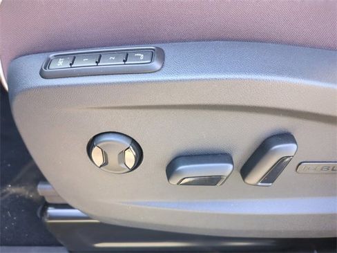 New 2025 Volkswagen ID. Buzz Pro S image 22