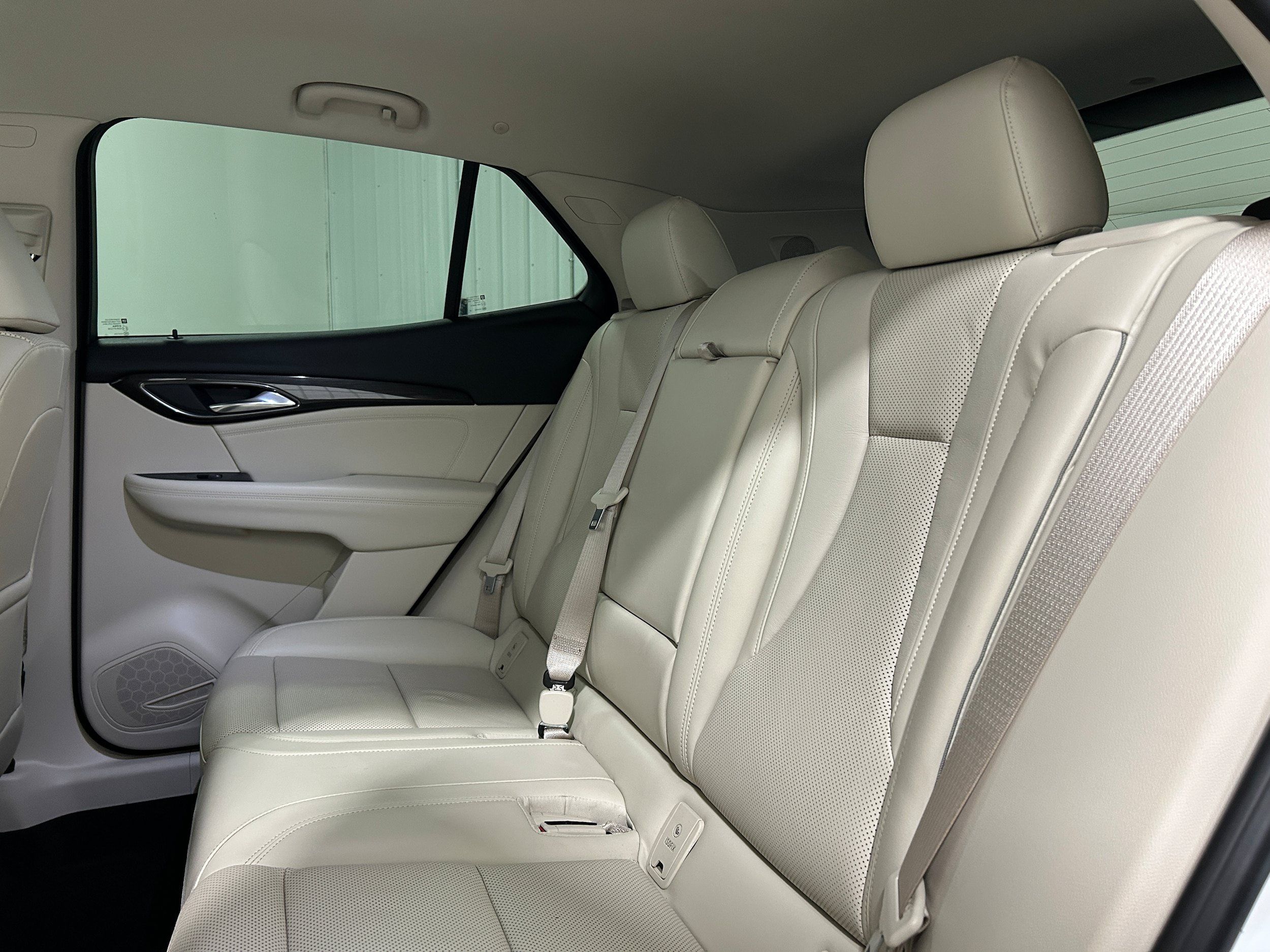 Used 2022 Buick Envision Essence w/ Technology Package I AWD/4WD image 29