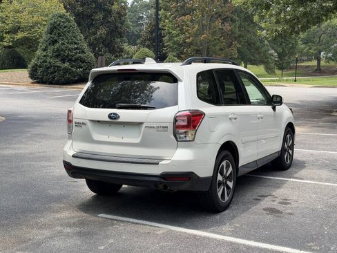 Used 2017 Subaru Forester 2.5i Premium AWD/4WD image 8