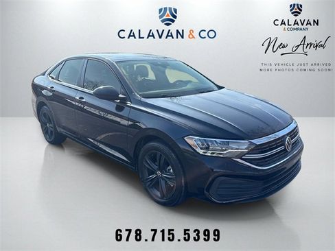 Used 2023 Volkswagen Jetta SE image 1