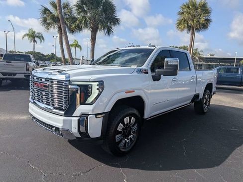 Used 2026 GMC Sierra 2500 Denali w/ Denali Reserve Package AWD/4WD image 8