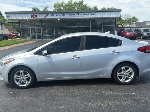Used 2018 Kia Forte LX FWD image 8