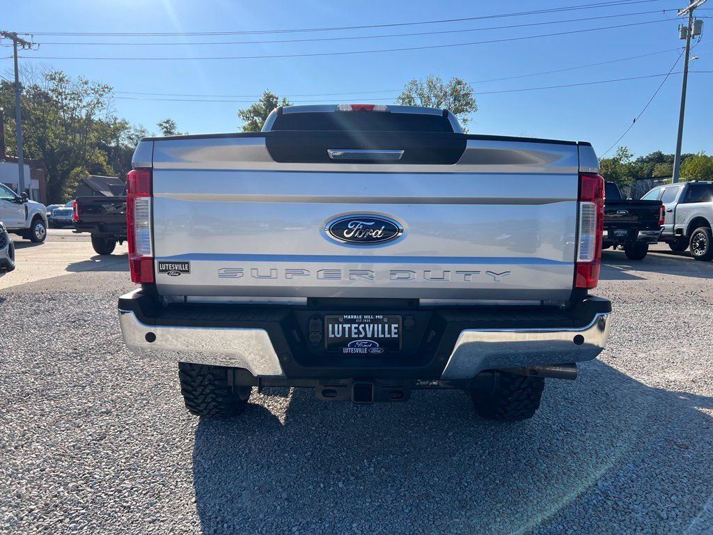 Used 2019 Ford F250 XLT w/ XLT Premium Package AWD/4WD image 7