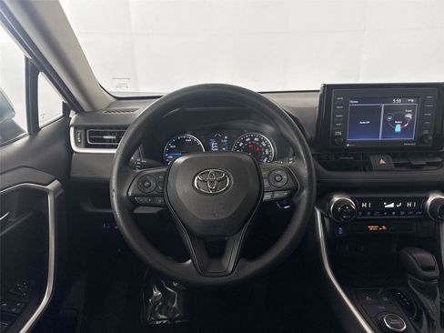 Used 2022 Toyota RAV4 XLE image 29