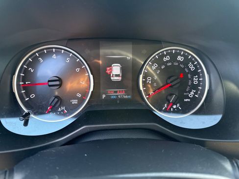 Used 2019 Toyota RAV4 LE image 17