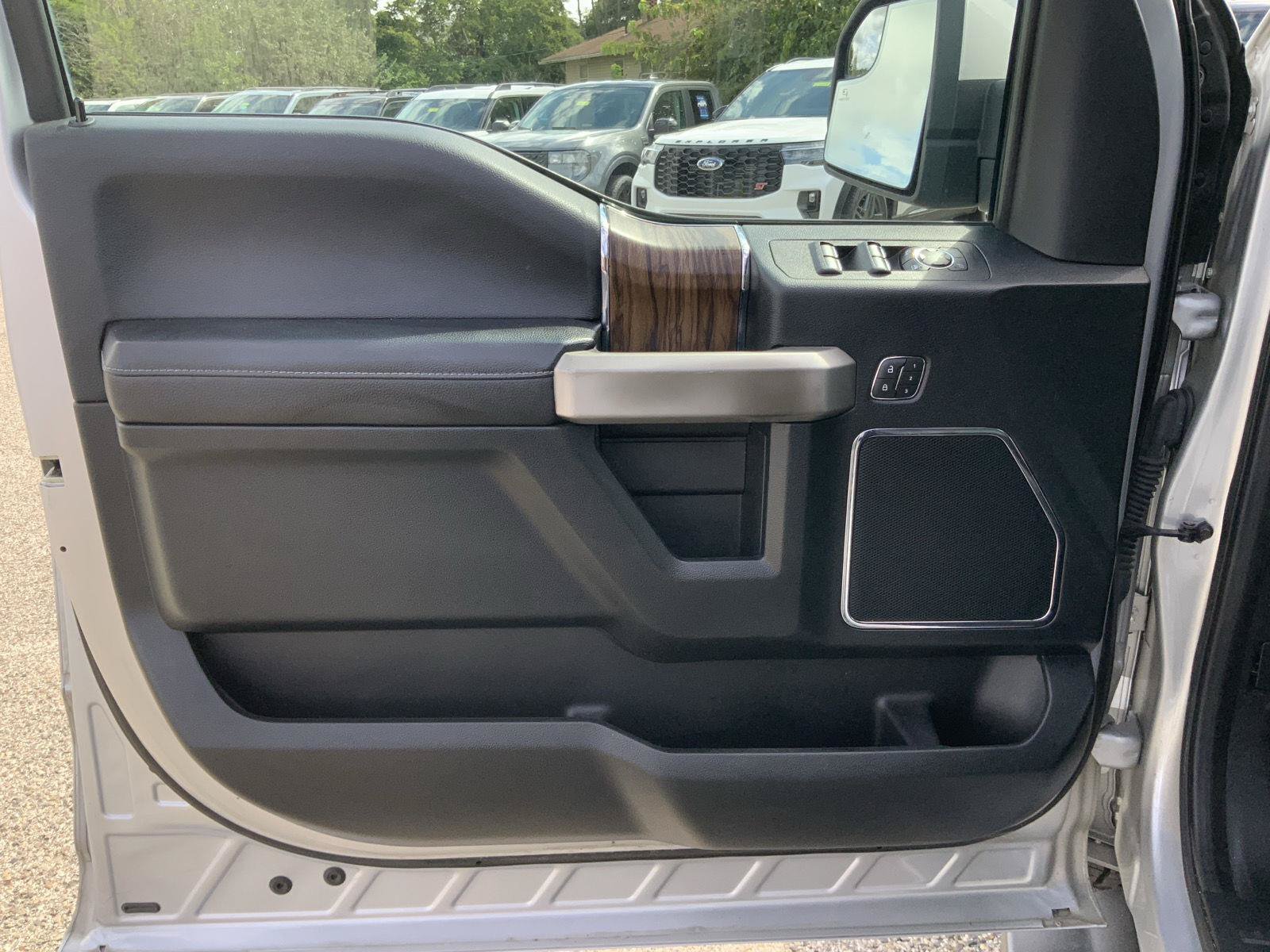 Used 2019 Ford F150 Lariat AWD/4WD image 17