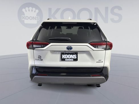 Used 2022 Toyota RAV4 SE image 5